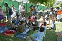 Días de piscina para los niños, con la asociación. / F. J .C