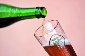 La historia de la 1925, la 'verde' que salvó a Cervezas Alhambra