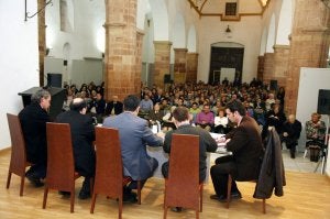 Asistentes a la asamblea del pasado viernes en Santa Marina, que fue una de las más concurridas. :: MIGUEL ÁNGEL