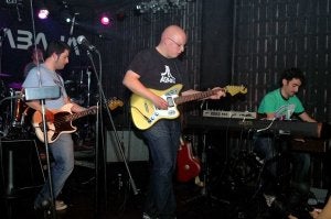 Un momento del concierto del grupo Ana Lógica. ::
IDEAL