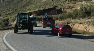 Tramo actual de la vía que comunica algunas localidades de la comarca. :: CHAPA