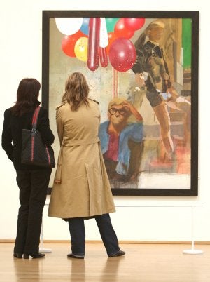 La contemplación del arte o asistir a un concierto de U2 es un buen camino hacia la felicidad, según el informe. :: E. C.