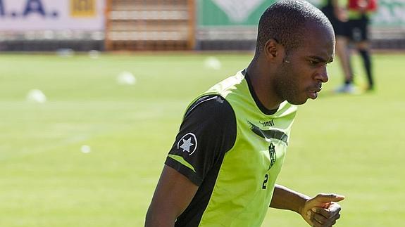 Nyom juega este sábado ante Moldavia, a seis días del estreno en Brasil