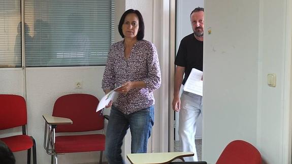 Rosalía Martín, coordinadora provincial de IU, y Rodrigo González, secretario de Organización.