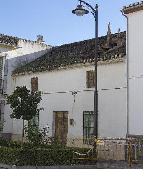 Parte del tejado de la casa se derrumbó en 2012 