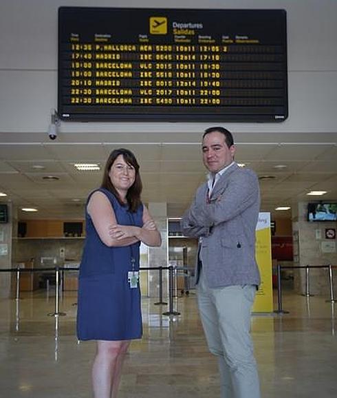 Raquel Blanco y David Pérez están al frente del aeropuerto durante el mes de agosto.