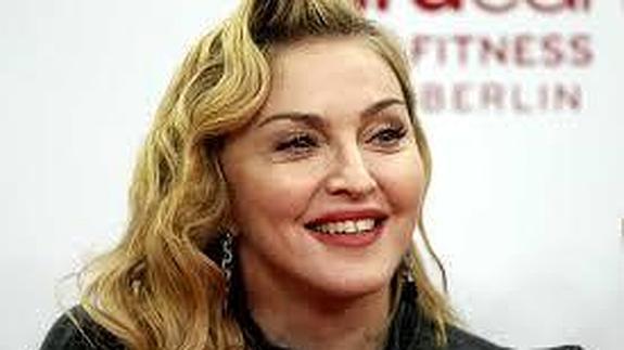 Venden vestidos, premios y vídeos: subastan la mayor serie de objetos personales de la cantante Madonna