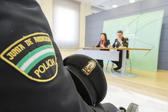 La Unidad de Policía adscrita a la Junta también se encarga del traslado de menores infractores.
