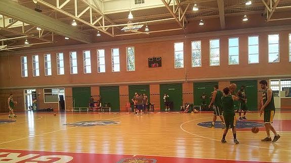 La selección de Brasil entrena en el Núñez Blanca. :: IÑAKI DE MARTÍN