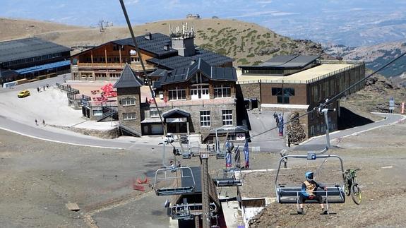 Sierra Nevada mantendrá sus instalaciones y actividades veraniegas hasta el 7 de septiembre