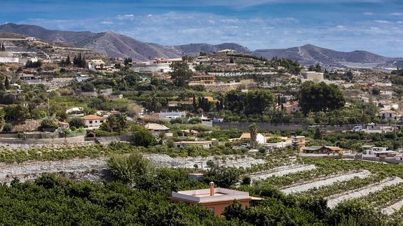 Construcciones en suelo verde, en la zona de Las Zorreras de Motril, donde se ubican algunos de los cortijos que han pedido la regularización.