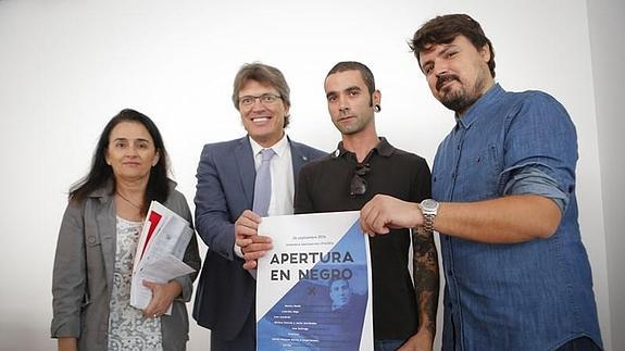 Yolanda Romero, José Torrente, y los coordinadores de 'Apertura en negro'.