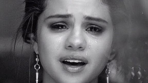 Sexy y triste: Selena Gomez se sincera con Justin Bieber en su nuevo clip