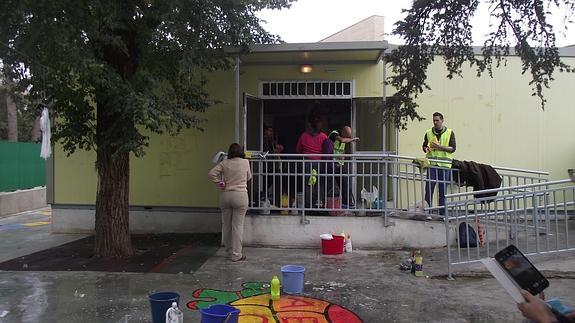 Módulo del colegio de Churriana de la Vega que ardió el martes por la noche.