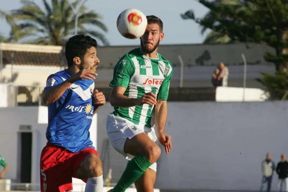 Míchel Zabaco, en un partido con el Almería B.