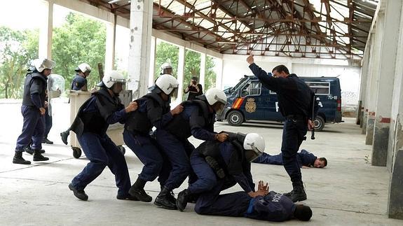 Medio millar de agentes de la Policía Nacional se da cita en el Centro de Prácticas Operativas