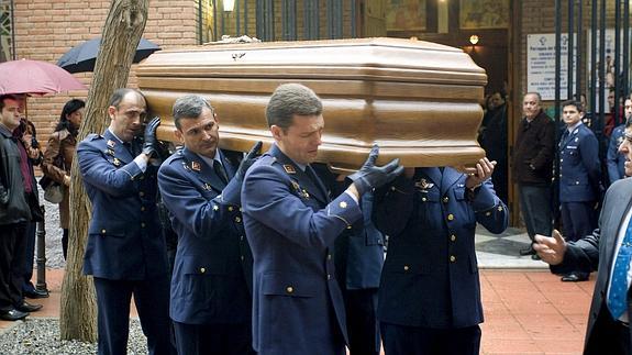 Funeral en memoria de José Luis López Alcalá, comandante del "Helimer 207" que cayó al mar en el Cabo de Gata durante unas maniobras.