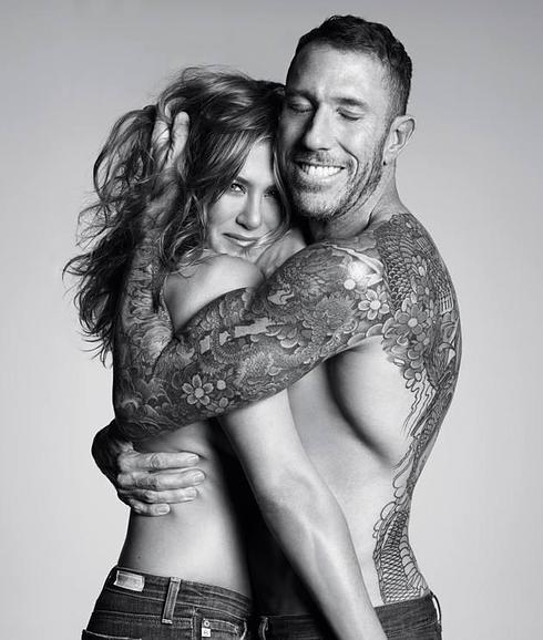 Jennifer Aniston hace un 'topless' para Allure (foto)