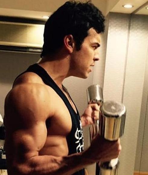Mario Casas, en plan 'Rocky', prepara su nueva película en un gimnasio de Málaga