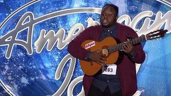 El 'sin techo' que pasó de pedir limosnas en la calle a arrasar en American Idol con su voz