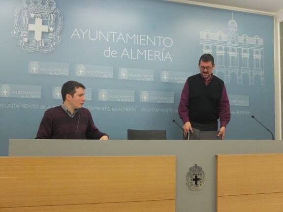 Los concejales del Ayuntamiento de Almería Agustín de Sagarra Chao y Rafael Esteban.