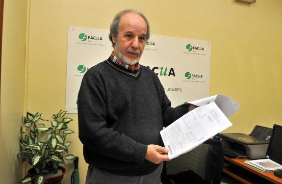 FACUA estudia llevar ante la Fiscalía el corte de luz a un bloque de Arrayanes