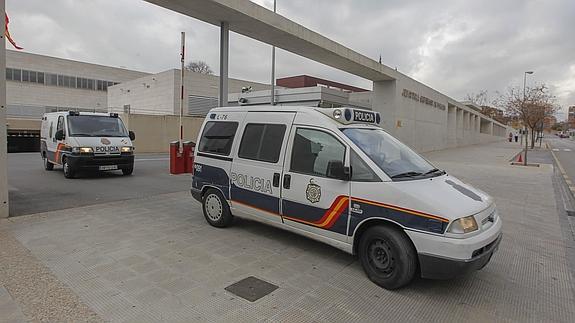 «Estamos pensando que nuestros conocidos manden cartas al Papa»