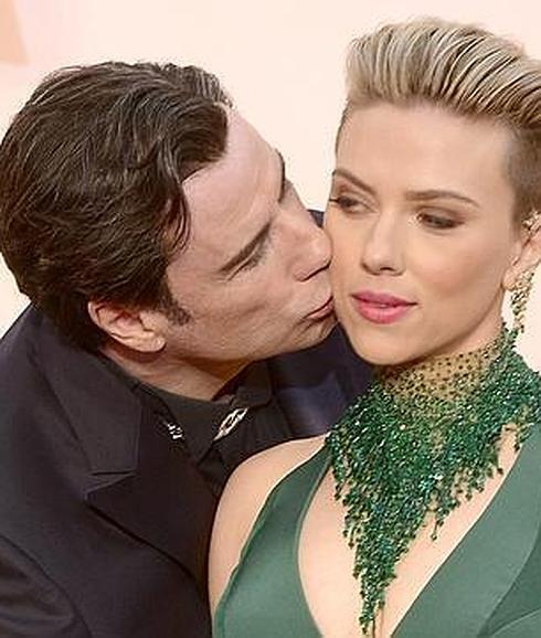 Scarlett Johannson en los Oscars: del peinado 'a lo Simeone' al raro beso  con Travolta | Ideal