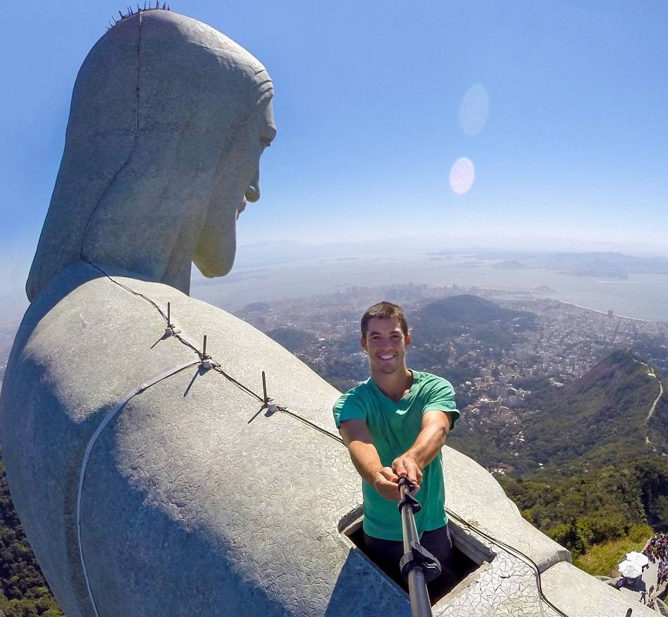 Los selfies más sorprendentes y arriesgados desde el Cristo de Corcovado