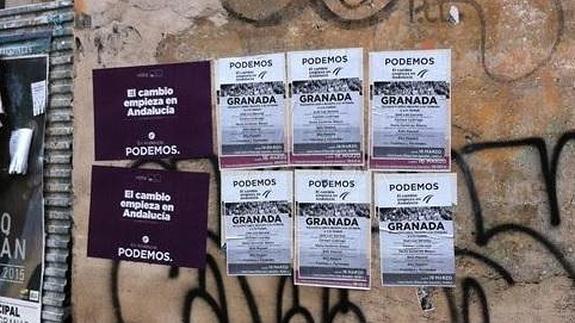 El consistorio abre expediente a Podemos por la pega de carteles en la muralla del Cuarto Real