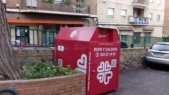 Modelo de punto de recogida de donaciones textiles que Cáritas quiere implantar en Almería.