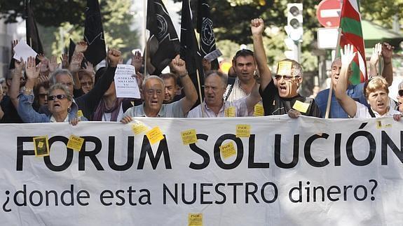 Manifestación de afectados por el caso Afinsa y Forum Filatélico. / E. C.
