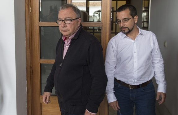 Los negociadores de Podemos abandonan la reunión con el PSOE.