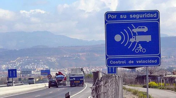 Tráfico dobla esfuerzos para vigilar el exceso de velocidad, la infracción más repetida en Almería