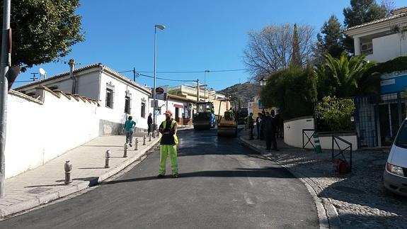 La calle Fajalauza, recién asfaltada el pasado 31 de marzo.