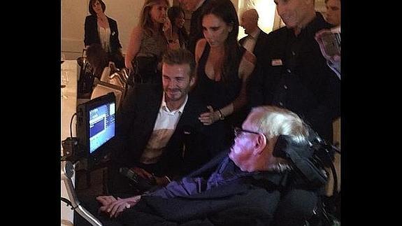 Stephen Hawking, a David Beckham: «Siempre me comparan contigo»