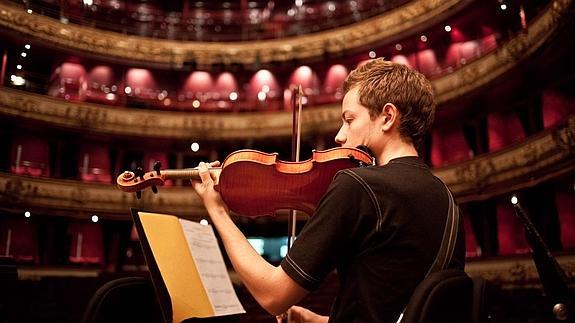 Samuel García repite por segundo año consecutivo en la Joven Orquesta de la Unión Europea.