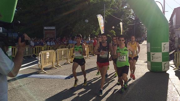 Jesús Gómez y Lourdes González logran la victoria en la XVIII Carrera Popular de San Isidro en Jabalquinto