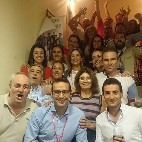 Celebración del PSOE en La Carolina, donde se da por hecho que gobernará Reche.