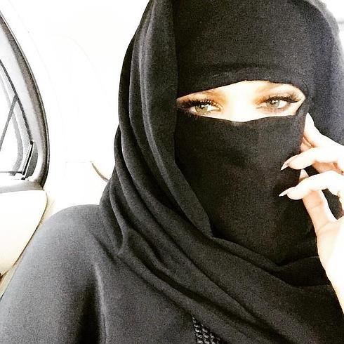 Khloe Kardashian la lía con el niqab