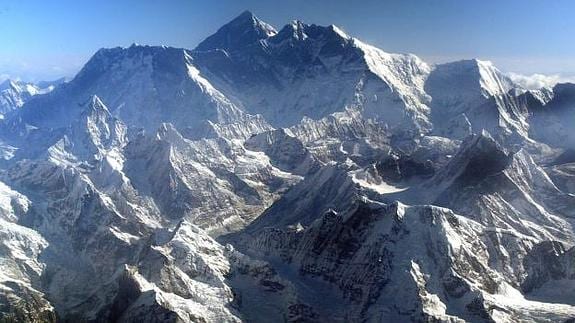 Alarma: El Everest perderá entre el 70% y el 99% de sus glaciares en este siglo
