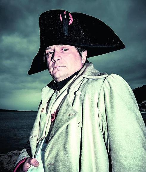 Samson, ejerciendo de Napoleón.