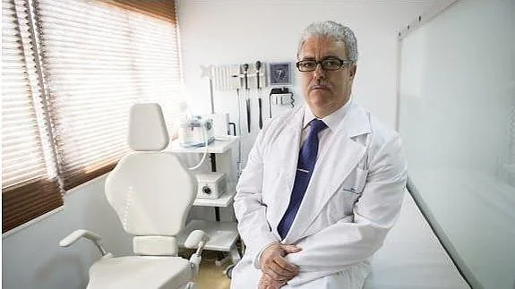 Andrés Merlo, cirujano especializado en injerto capilar