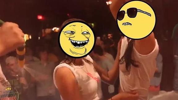 Imagen de uno de los concursos de camisetas mojadas en un bar de Salamanca. 