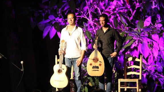 El dúo Ali Khattab y Hesham Essam llenó de sonido flamenco-egipcio los Jardines de La Najarra de Almuñécar