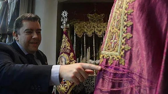 ¿Está en Granada la primitiva túnica persa del Gran Poder?