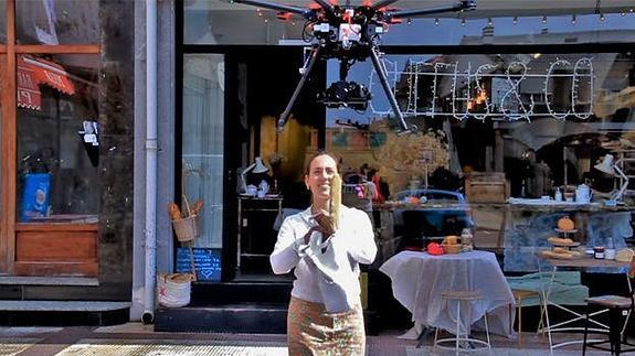 Una panadería de Cantabria llevará sus pedidos a casa con un dron