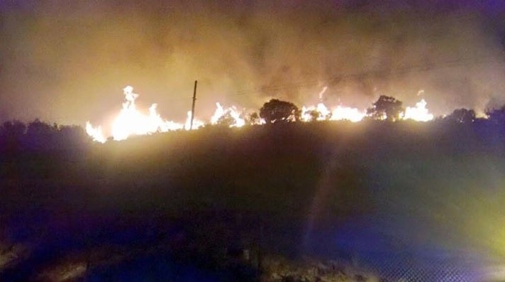 Imagen del fuego de Carlos Hinojosa, alcalde de Alcalá la Real.