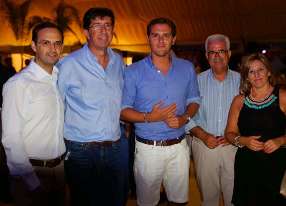 El alcalde y la presidenta de Diputación flanquean a Marín, Rivera y Jiménez Barrios.