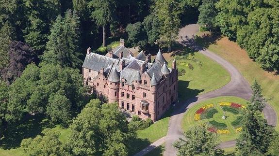 Taylor Swift regala un castillo a Calvin Harris